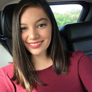 Meet your Posher, Olivia